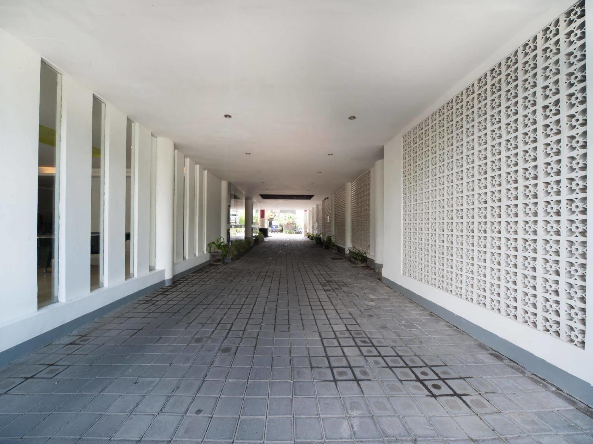 Seminyak Garden Hotel Dalung  Buitenkant foto